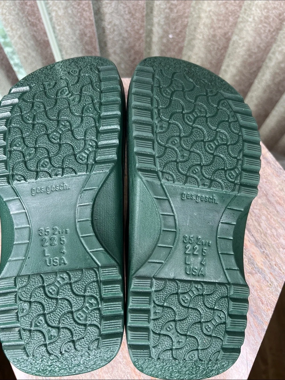 Birkenstock Kids NWOB Dark Green Slip-On Clogs S-5